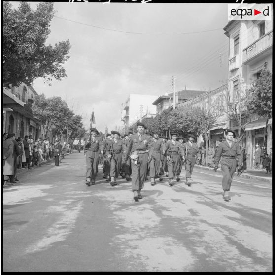 Tizi Ouzou. Défilé du 121e régiment d'infanterie (RI).