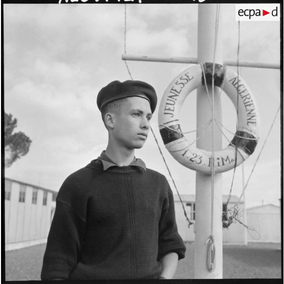 Centre de formation de Bourkika et de Boufarik. Foyers de jeunes de Douera. Portrait d'un élève.