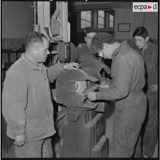 Centre de formation de Bourkika et de Boufarik. Foyers de jeunes de Douera. Les ateliers.