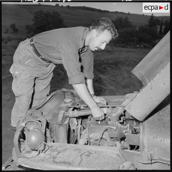 Portrait d'un 2e classe de la classe 57.2-C, au 22e bataillon de chasseurs alpins (BCA) comme chauffeur.