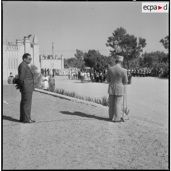 Ouargla. Une autorité militaire s'adresse à la population.