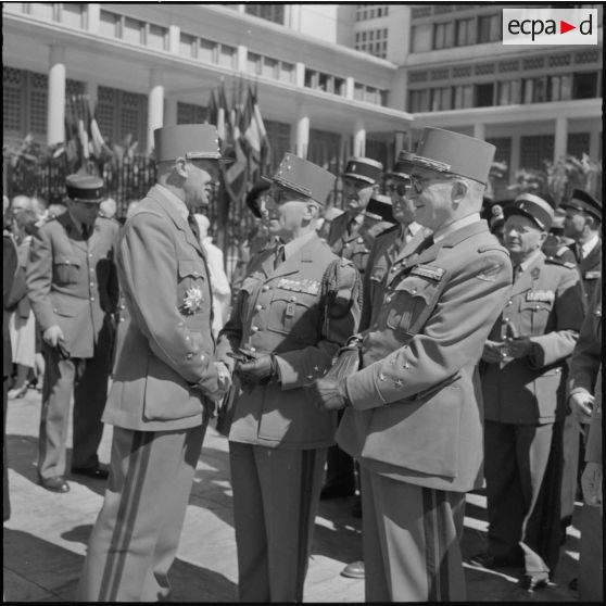 Alger. Adieux du général Allard aux généraux Olié et Dudognon.