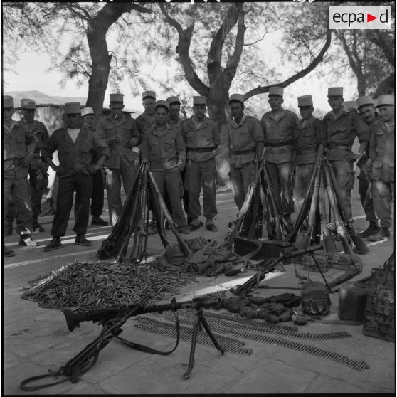 Armement et munitions récupérées en grande partie par la 6e compagnie du 2e régiment étranger d'infanterie (REI).