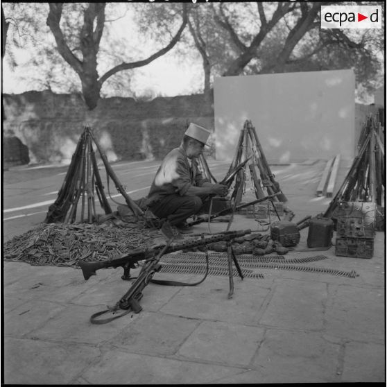 Armement et munitions récupérées en grande partie par la 6e compagnie du 2e régiment étranger d'infanterie (REI).