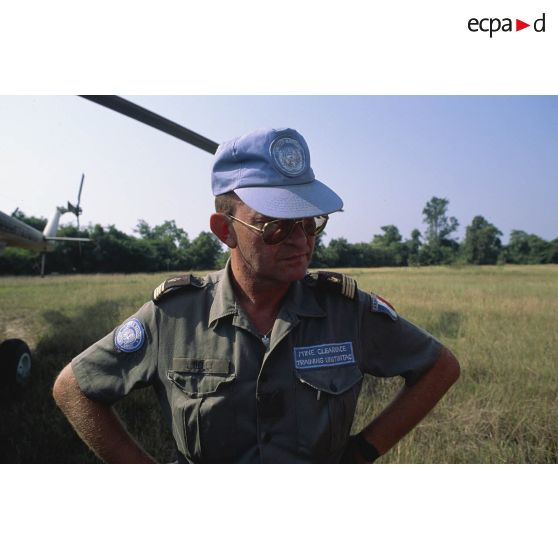 Portrait d'un commandant du 6e régiment étranger de génie (6e REG) à Svay Chek au nord ouest du Cambodge.