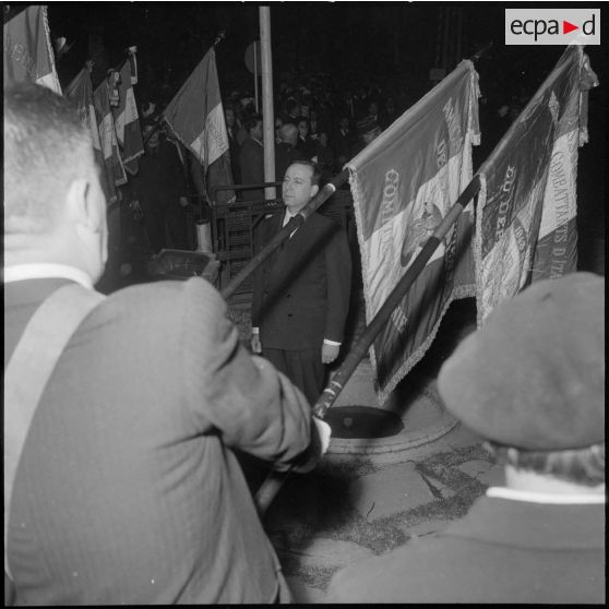 Oran. Michel Debré au monument aux morts.