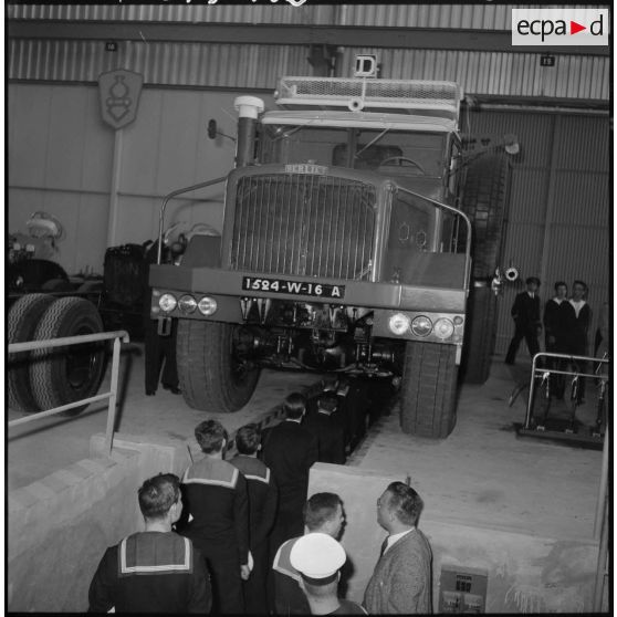 Rouïba. Les marins à l'usine Berliet.