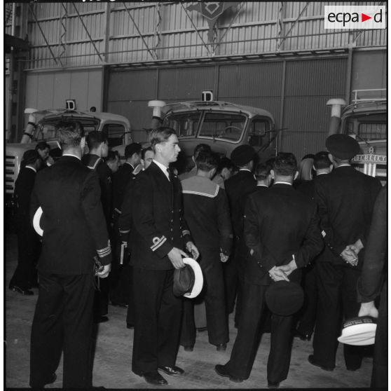 Rouïba. Les marins à l'usine Berliet.