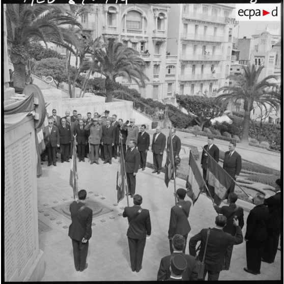 Alger. Raymond Triboulet et les autorités se recueillent au monument aux morts.