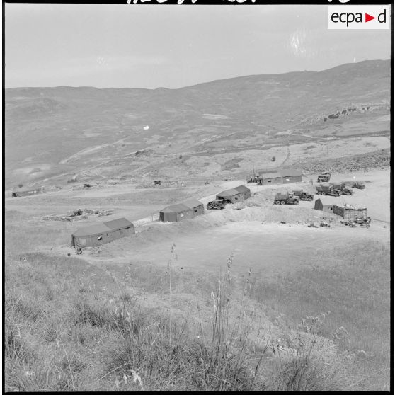 A Hammam Zaïd, vue de la position de batterie du poste soutier du barrage tenu par la 3e batterie du 8e régiment d'artillerie (8e RA).