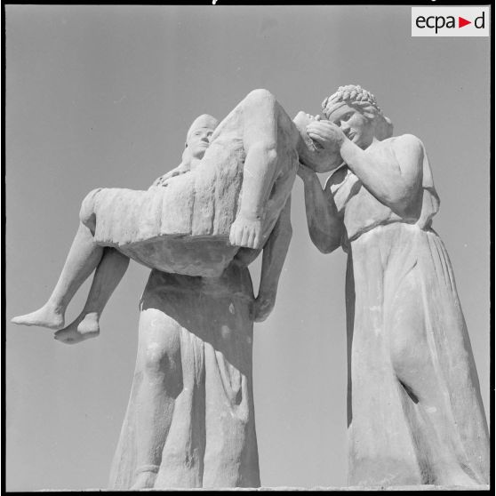 Le monument aux morts de Bou Saâda.