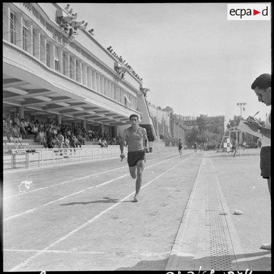 Un coureur de relais en plein effort.