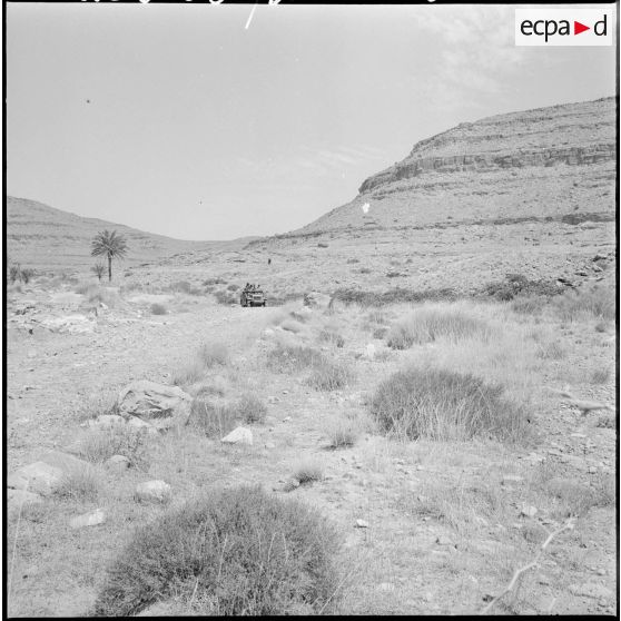 Barrage ouest des monts des Ksour, massif montagneux de l'Algérie faisant partie de l'Altlas saharien.