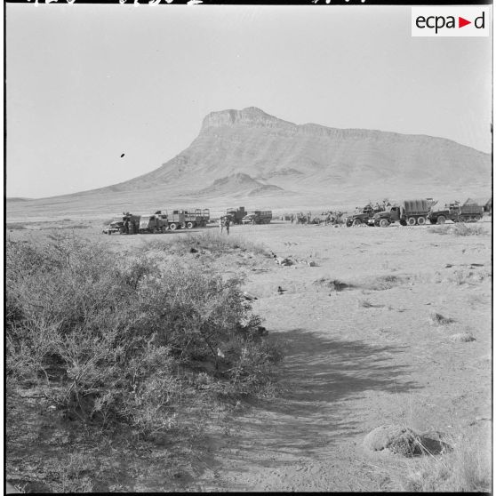 Barrage ouest des monts des Ksour, massif montagneux de l'Algérie faisant partie de l'Altlas saharien.