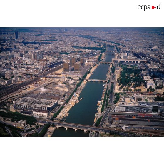 Paris 13e et 12e. La Seine d'est en ouest.