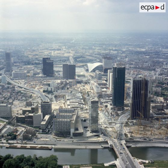 Paris La Défense (92). Vue générale de la zone A prise depuis Neuilly.