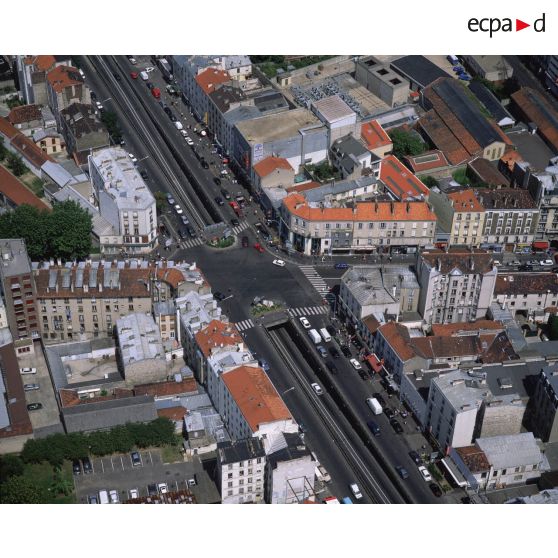 Aubervilliers (93). Quartier des Quatre-Chemins. Vue vers le nord-est.