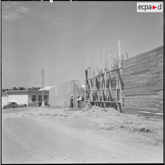 Bâtiments du Génie en construction.