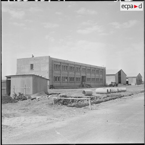 Bâtiments du Génie en construction.