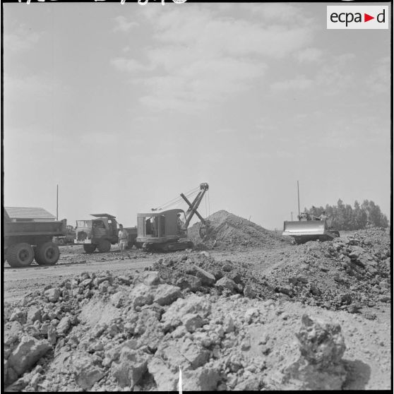 Bâtiments du Génie en construction.