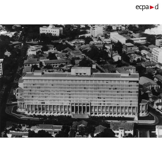 République du Sénégal, Dakar, 1957. Le bâtiment des services gouvernementaux.