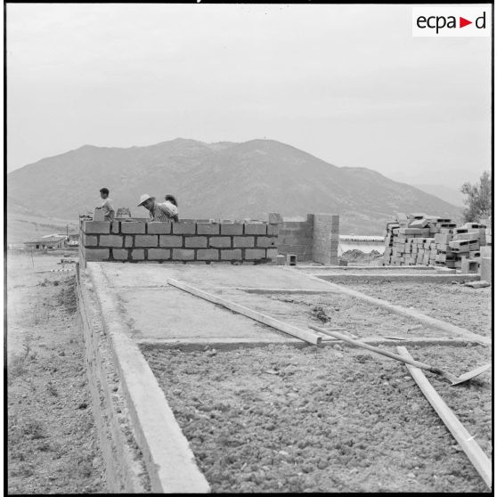 Vue de la construction de la cité de Makhzen, de la section administrative spécialisée (SAS) de Sidi Naâmane, commune de la wilaya de Tizi Ouzou.