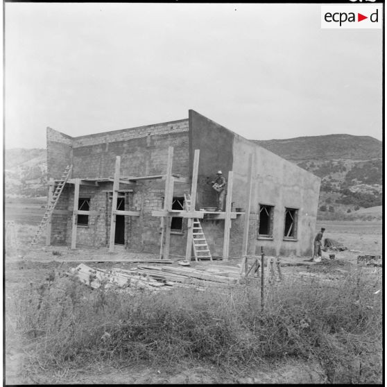 Construction d'un bâtiment à Sidi Naâmane, commune de la wilaya de Tizi Ouzou.