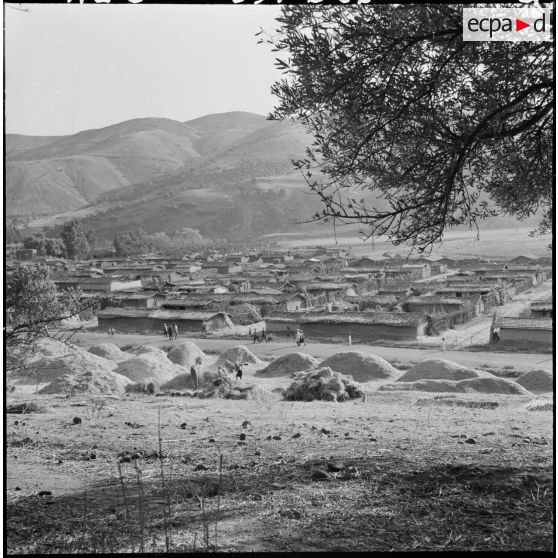 Le centre de regroupement de Taliouine situé dans la vallée de l'Oued Isser.