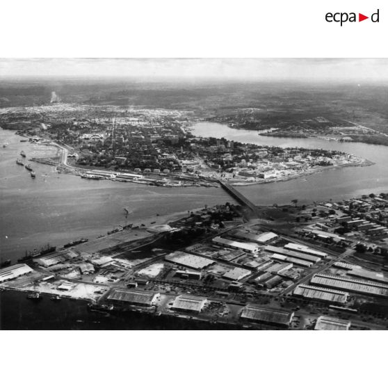 République de Côte d'Ivoire, Abidjan, 1965. Le port.