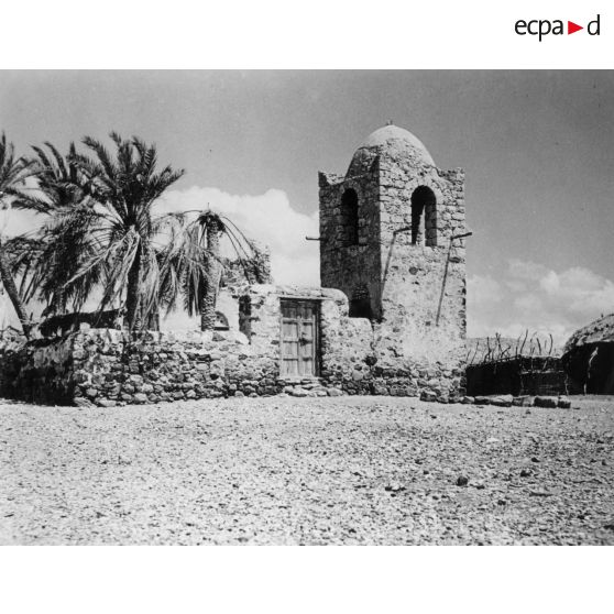 Djibouti. Territoire français des Afars et des Issas. Tadjoura. La mosquée vue de la mer.