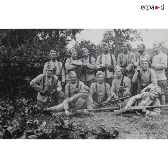 592. Somme. Taisnil. Nouvelles armes. 18 juillet [1916]. 12 h. [légende d'origine]