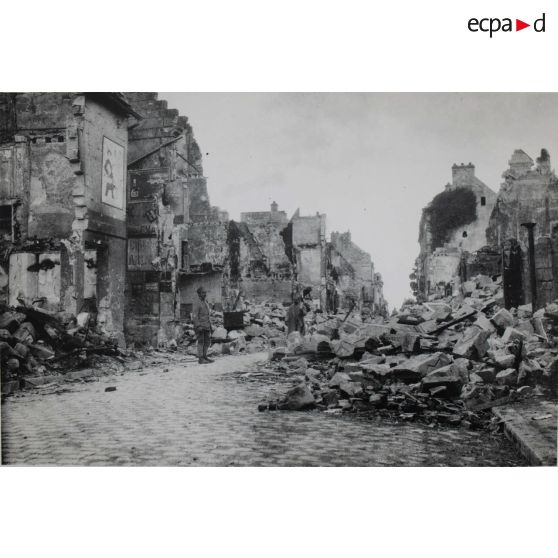 1535. Soissons. Rue S[ain]t Christophe. 12 sept[embre] 1918. [légende d'origine]