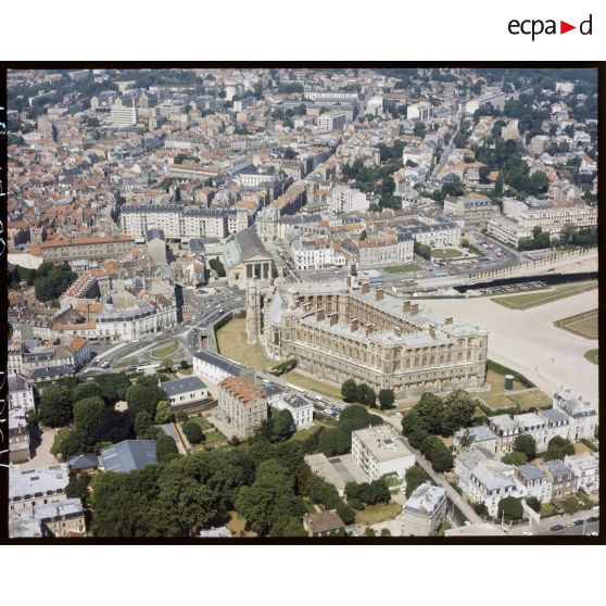 Saint-Germain-en-Laye (78). Vue sur le château et la ville.