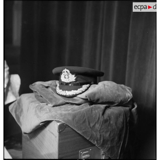 Casquette d'officier supérieur de la Royal Navy.