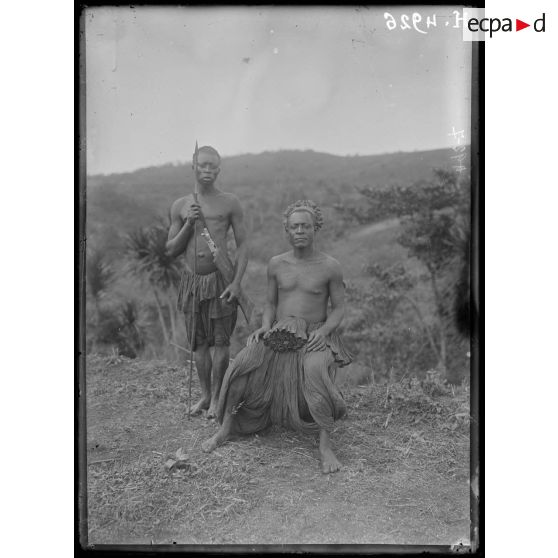 Bana. Chef de village Grasfield. [légende d'origine]