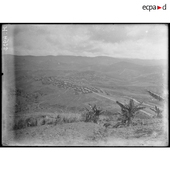 Foumban. Vue générale du village haoussa. [légende d'origine]