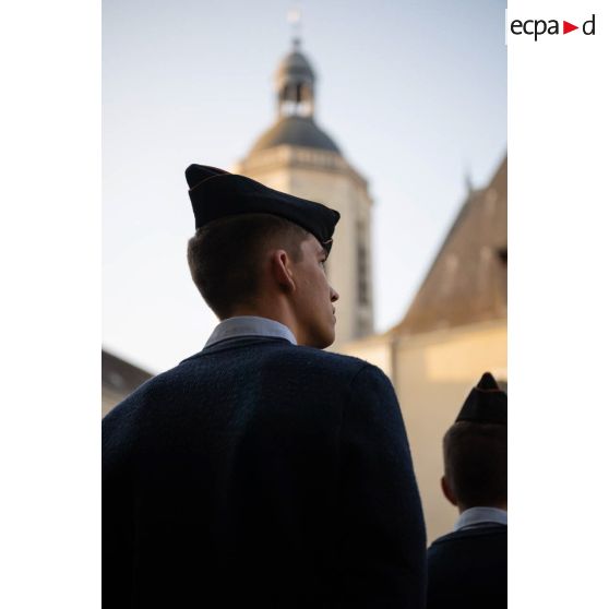 Portrait d'un élève de classe préparatoire lors d'une cérémonie matinale au Prytanée National Militaire de La Flèche.