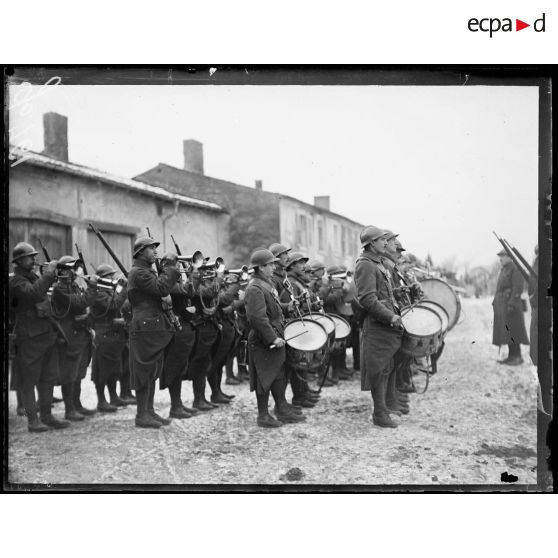 Minorville, fanfare du 8e zouave. [légende d'origine]