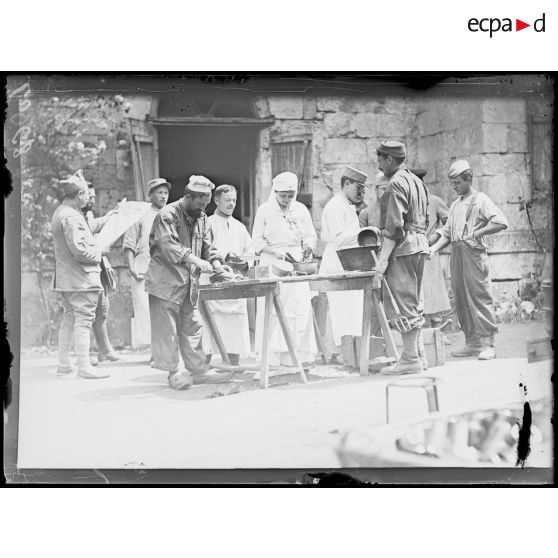 Vauxbuin, l'hôpital. La cuisine. [légende d'origine]