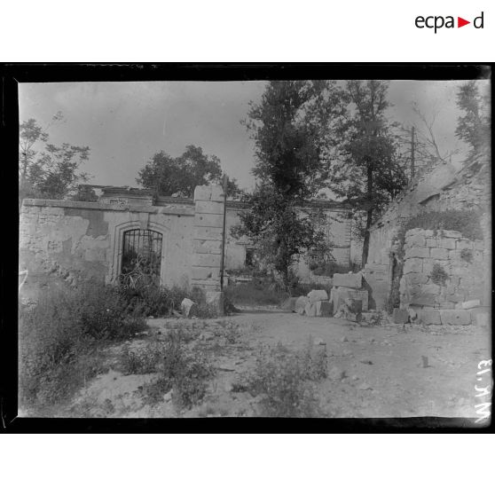 Vendresse. Aisne. Le château sur la place. [légende d'origine]