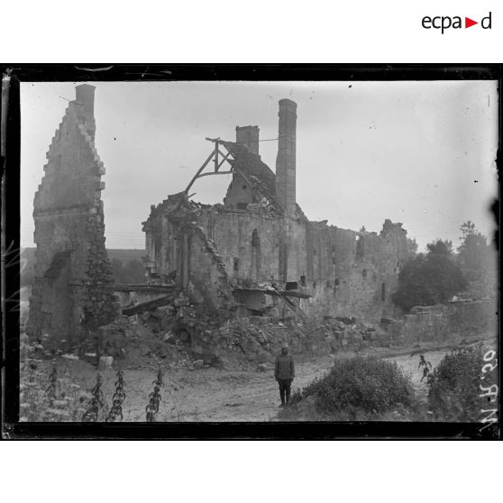 Entrée de Juvigny. Aisne.[légende d'origine]