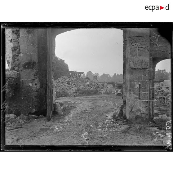 Juvigny. Aisne. La grand' place. [légende d'origine]