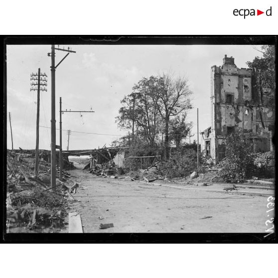 Tergnier (Aisne). Le pont du chemin de fer. [légende d'origine]