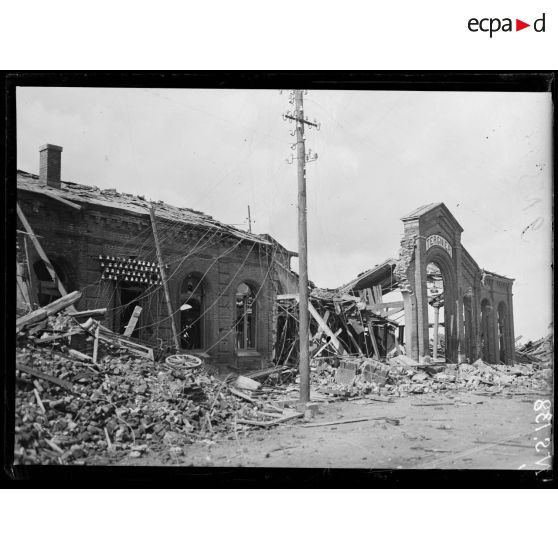 Tergnier (Aisne). La gare. [légende d'origine]