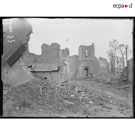 Wancourt, Pas-de-Calais, l'église. [légende d'origine]