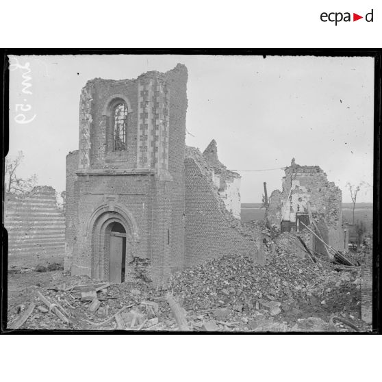 Wancourt, Pas-de-Calais, l'église. [légende d'origine]