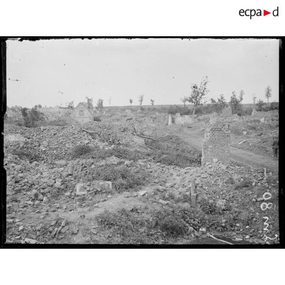 Athiès-les-Arras, Pas-de-Calais, ruines. [légende d'origine]