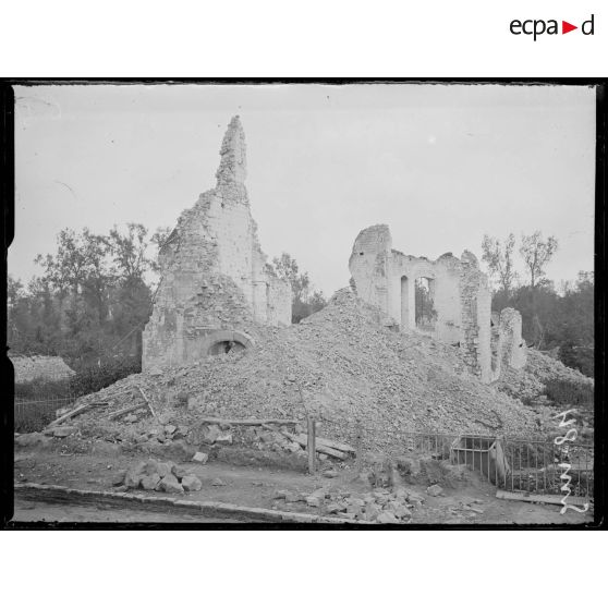 Saint-Laurent-Blangy, Pas-de-Calais, l'église. [légende d'origine]