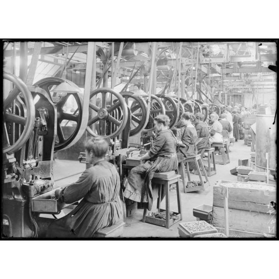 Cartoucherie de Vincennes. Atelier des balles. Usinage. [légende d'origine]