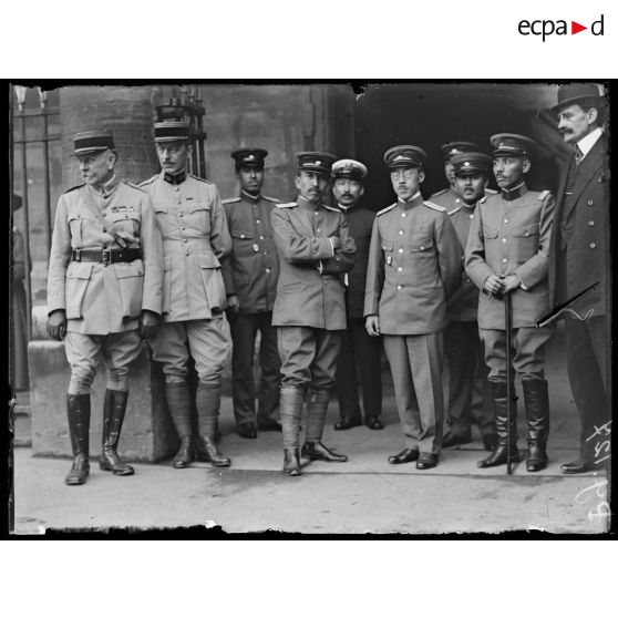 Paris. Hôtel Crillon. La mission militaire japonaise. [légende d'origine]